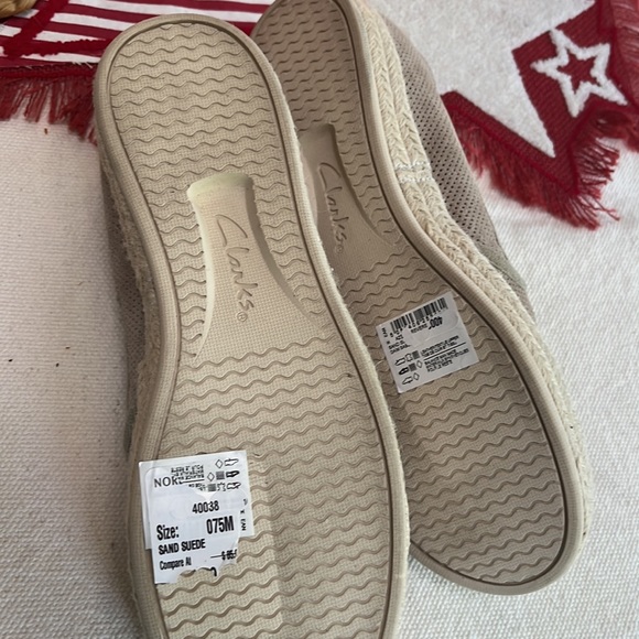 Clarks collection soft cushion suede espadrilles 7.5 - Picture 4 of 6